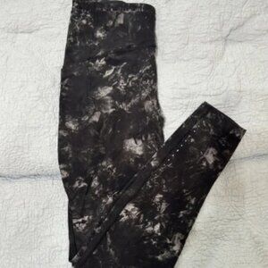 Lululemon Women's Black and Gray Jeans